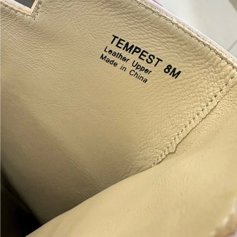 NWOT Entienne Aigner Tempest Suede Boot in Hazelnut w 1 3/4” Heel & Side Zip 8M - Picture 8 of 13